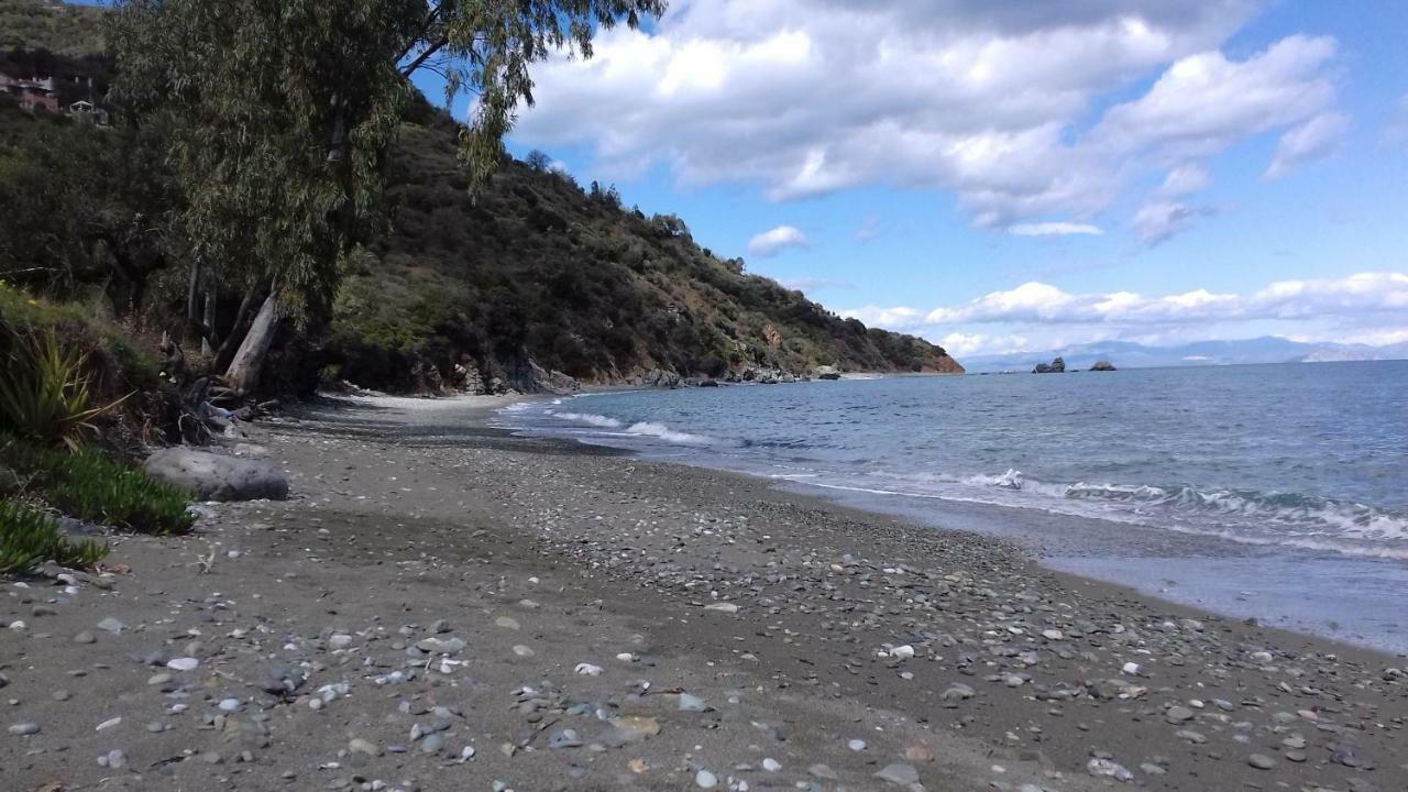 Sarantopoyloy Eleni Tirós Buitenkant foto